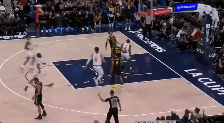 sofascore官网-库里第三节连续取分，目前13投7中已经得到22分5篮板